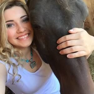 Meet your Posher, Baylee